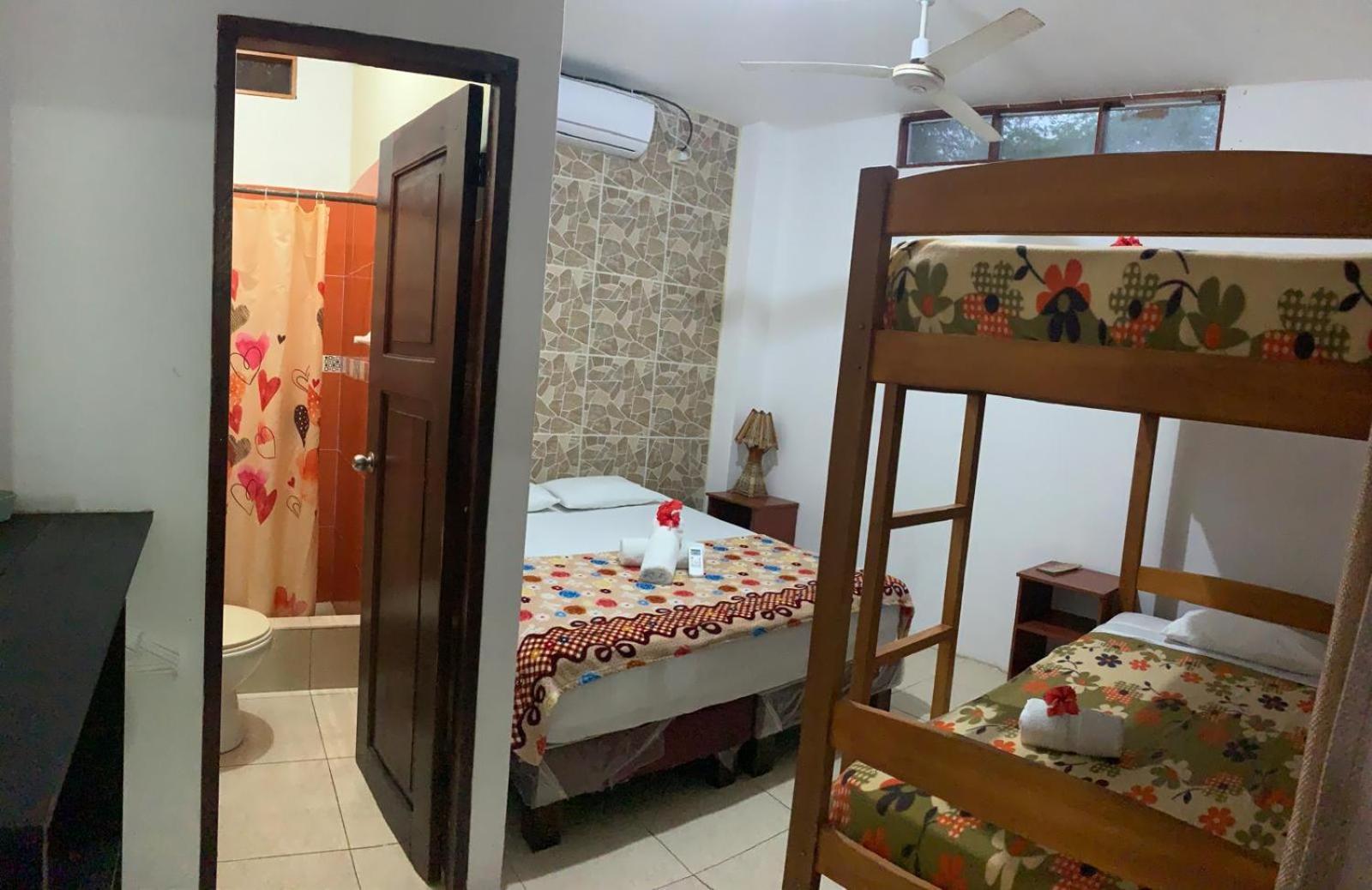 Hostal Casa Taisha 몬따니따 외부 사진