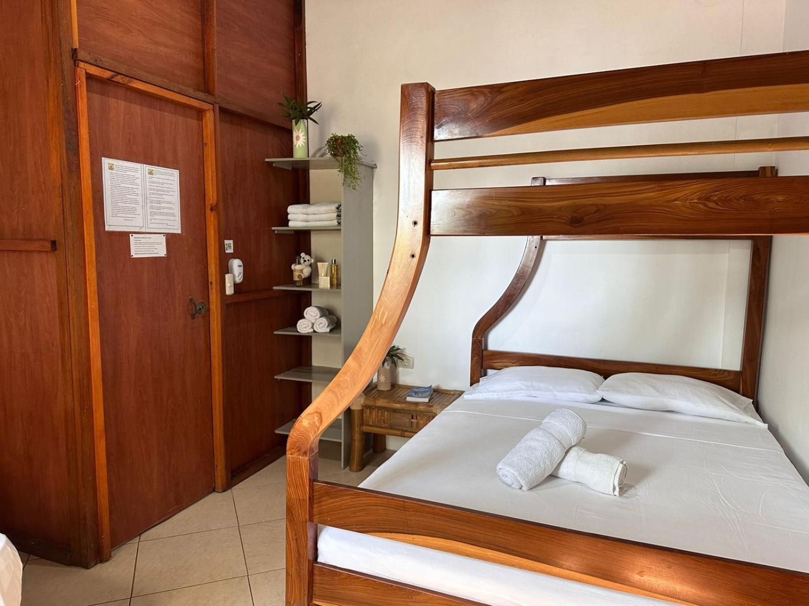 Hostal Casa Taisha 몬따니따 외부 사진